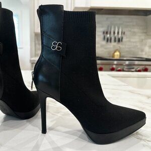 NEVER WORN Size 7.5 womens Cozy Island SassyMove Pointed Toe Ankle Boot